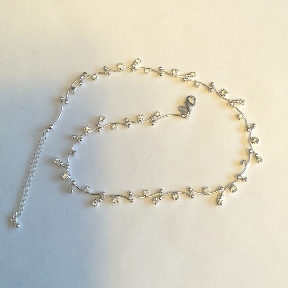 Vintage NEW MONET White Clear Crystal Silver Tone Necklace for Women Girls - Picture 3 of 7